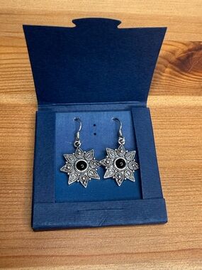 🇮🇹 Flore Sardigna - Filligree Pendant Earrings with black stone